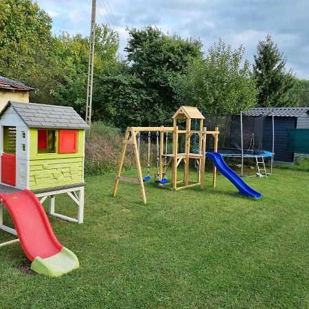Domek Pod Swierkami -Apartament Swierkowy IV Kudowa-Zdrój Kültér fotó